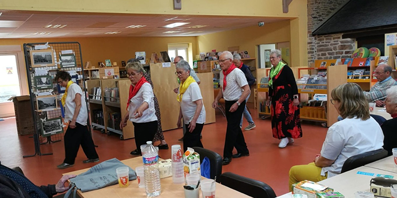 Lire la suite à propos de l’article Danse en ligne à la médiathèque de Guignen